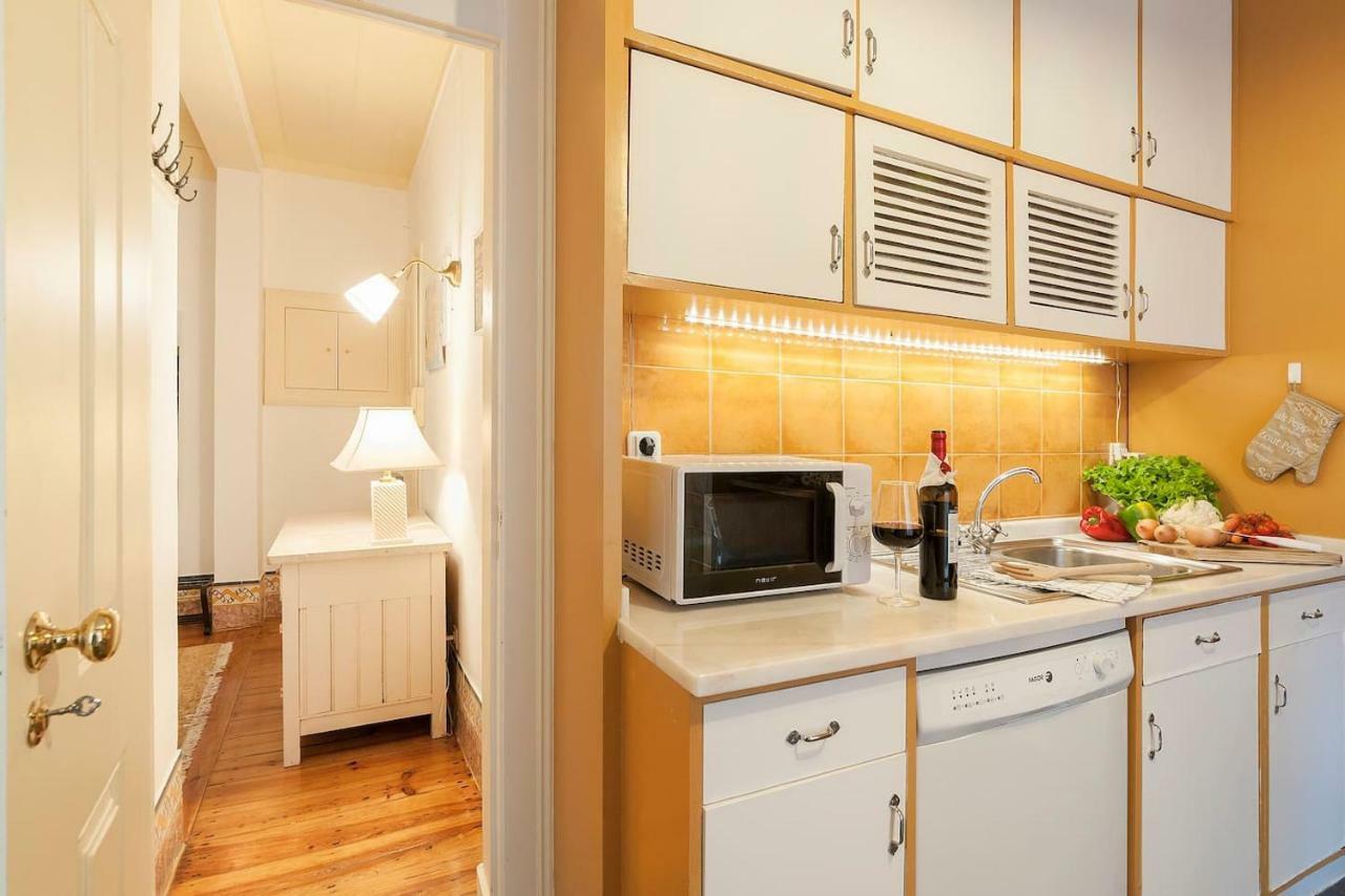 2 Bedroom Apartment With Patio Next To Avenida Da Liberdade Lisbon Exterior photo